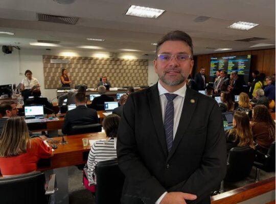 Conselheiro do CFM comemora decisão da Justiça que suspende autorização para farmacêuticos prescreverem medicamentos: “uma categoria não pode invadir a competência da outra”