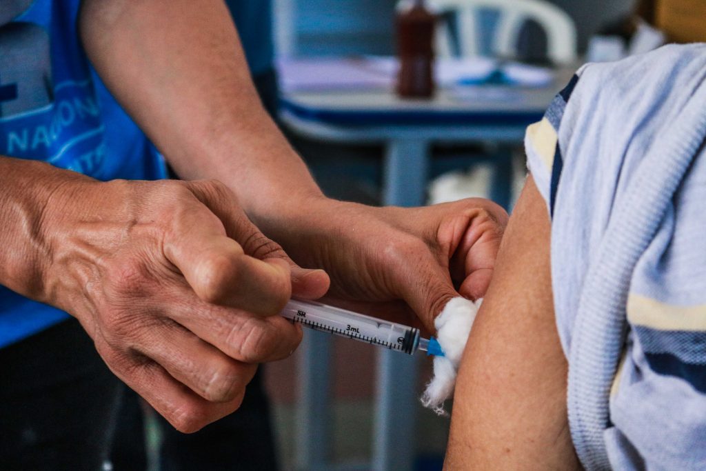 João Pessoa amplia vacinação contra meningite e HPV para crianças e adolescentes