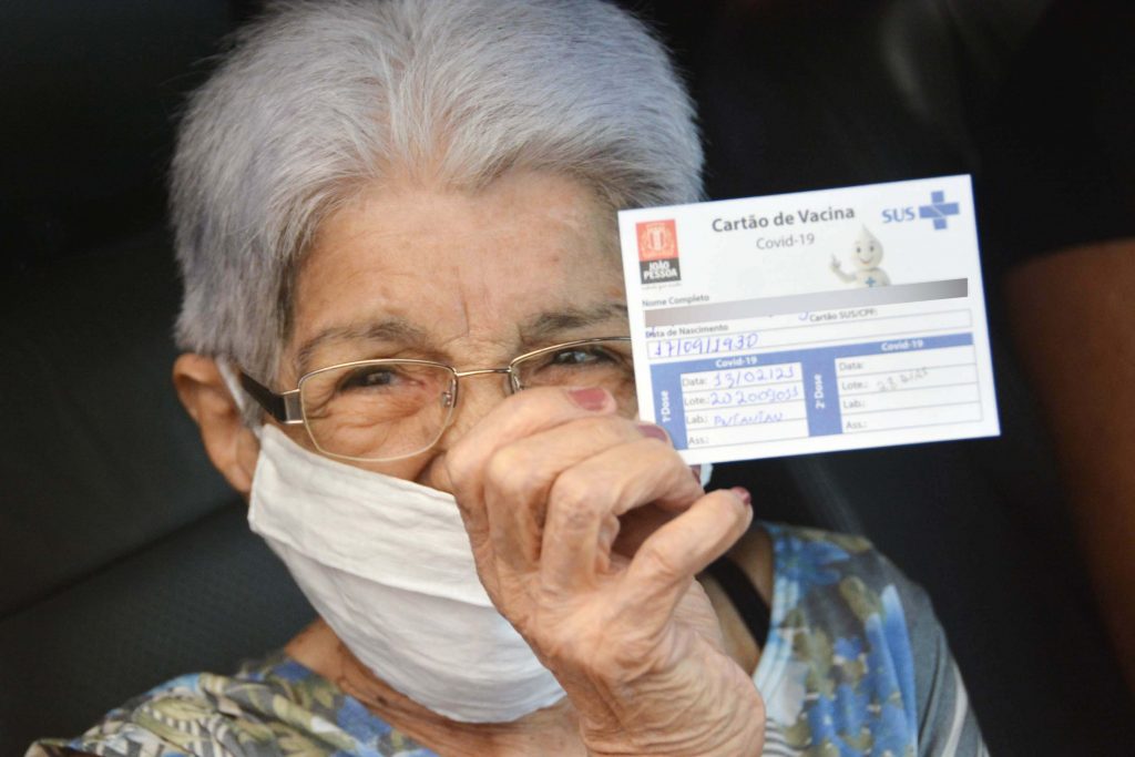 João Pessoa segue ofertando vacina contra Covid-19 para todos os públicos e a bivalente para idosos 80+