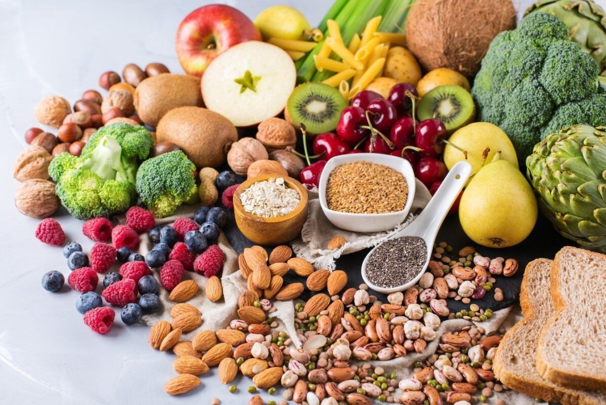 Dieta tem papel fundamental no controle do colesterol; confira alimentos indicados e os que devem ser evitados