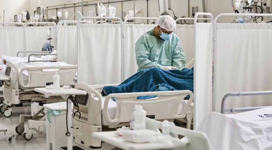 Pela 1ª vez, ocupação de UTIs para Covid está abaixo de 60% em todos estados, diz Fiocruz