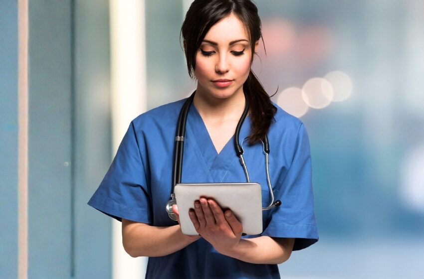  Estudo aponta que só 15% dos jovens médicos utilizam alguma tecnologia para buscar emprego 