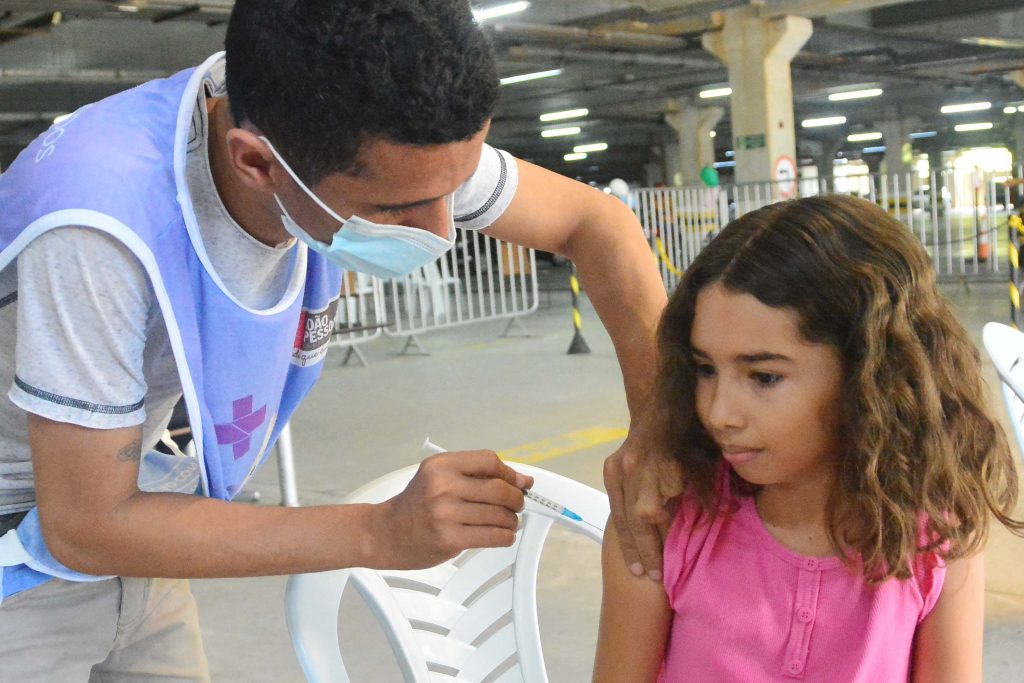 João Pessoa convoca população para manter esquema vacinal contra Covid-19 em dia