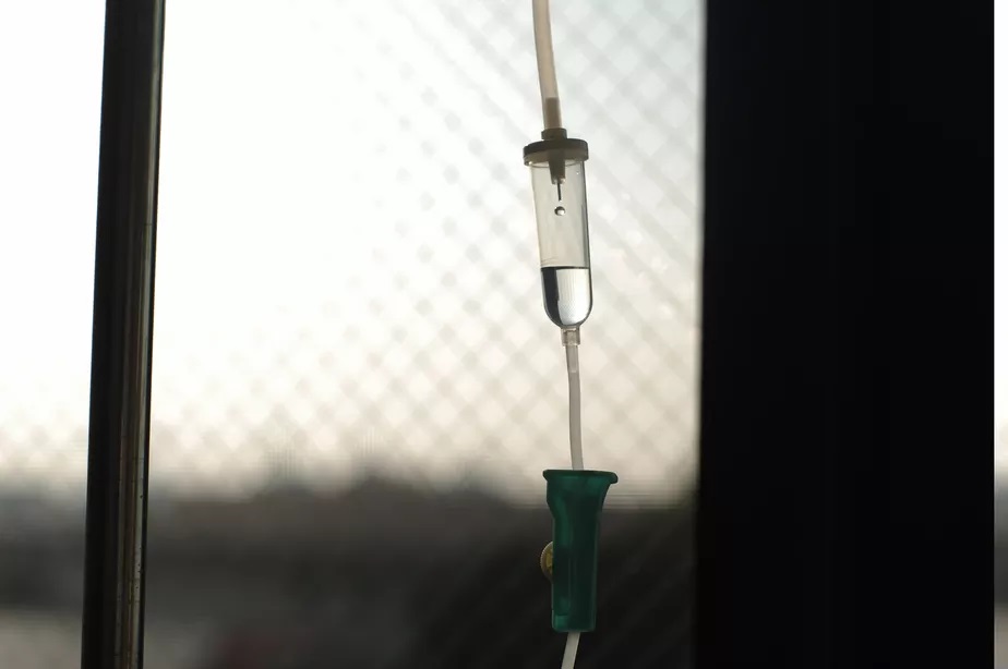Escassez de medicamentos: Ministério da Saúde e Anvisa admitem risco de desabastecimento
