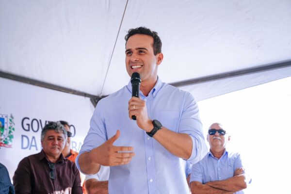 Lucas Ribeiro participa do “Dia D” de Multivacinação em Queimadas e reforça união para ampliar cobertura vacinal