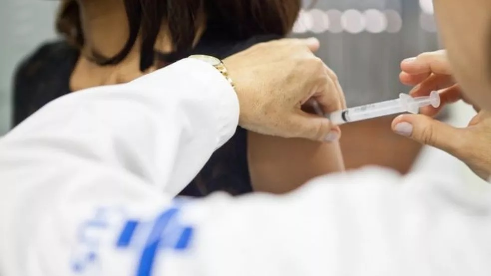 Ministério da Saúde amplia público de vacinas contra meningite e HPV