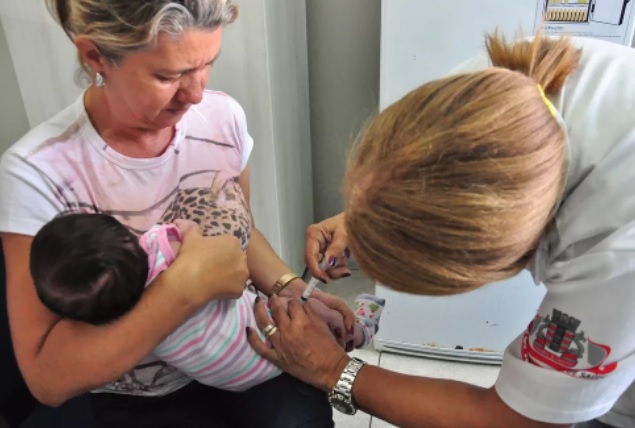 Profissionais de saúde alertam sobre importância da vacina contra hepatites para proteção das crianças em João Pessoa