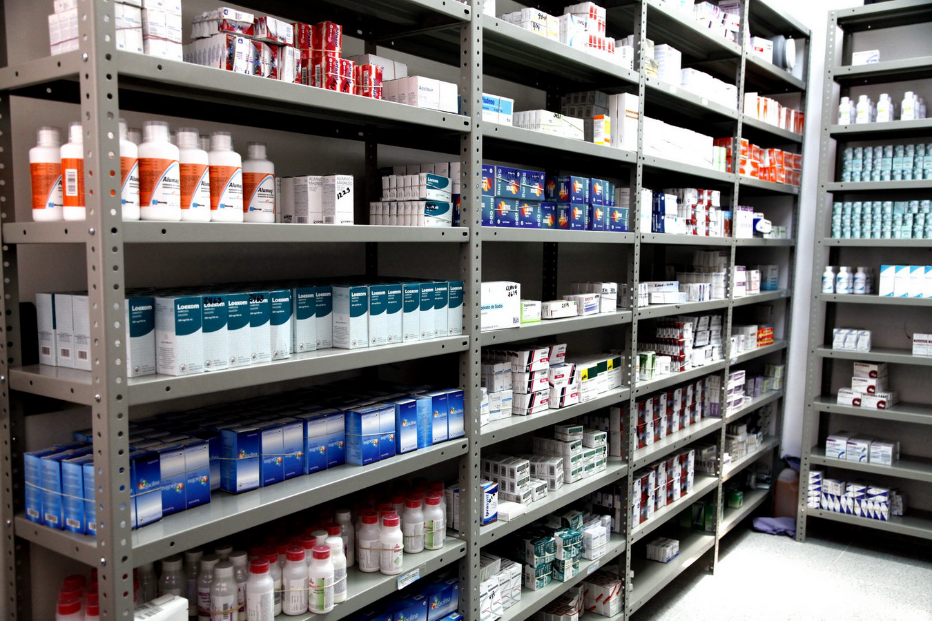 REAJUSTE: sem condições de comprar remédios, pacientes graves vão deixar de se alimentar, diz Sindicato dos Farmacêuticos
