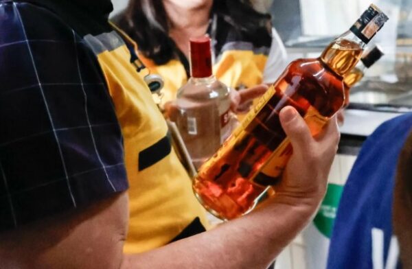 Diretor-geral da Agevisa diz que “toda bebida tem seu teor de metanol” e orienta consumidores sobre como se prevenir
