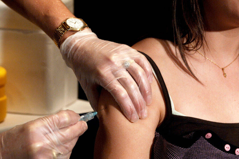 Brasil passa a adotar esquema de dose única de vacina contra o HPV