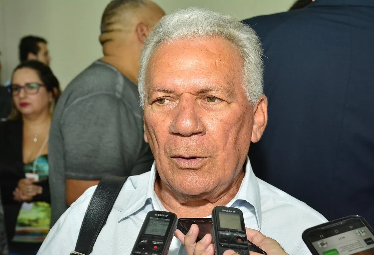 Prefeito de Cajazeiras, Zé Aldemir, passa mal e é internado no Sírio Libanês, em Brasília