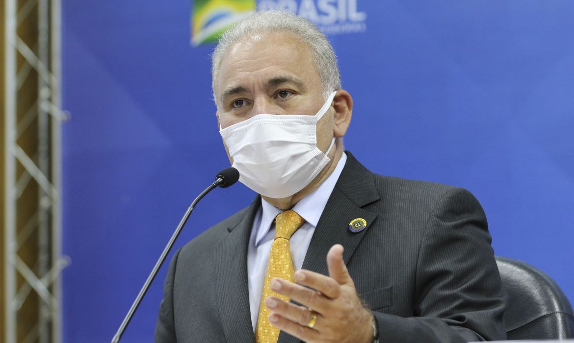 Queiroga pode anunciar neste domingo revisão da situação de emergência da Covid