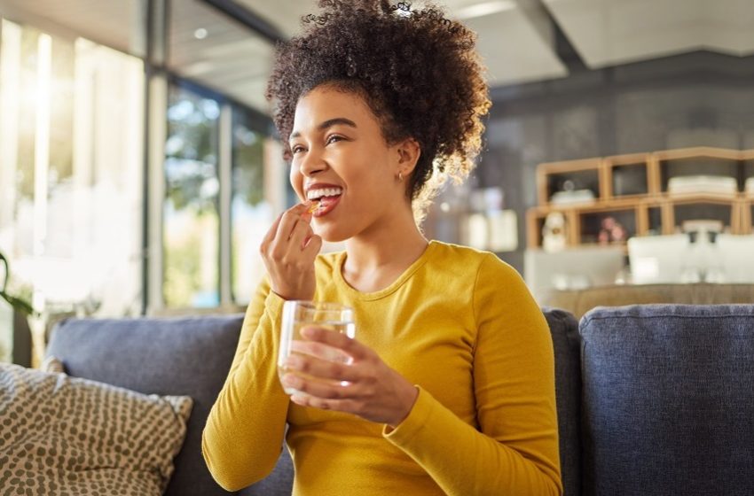  Mulheres da Geração Z lideram consumo de medicamentos para saúde mental nas empresas 