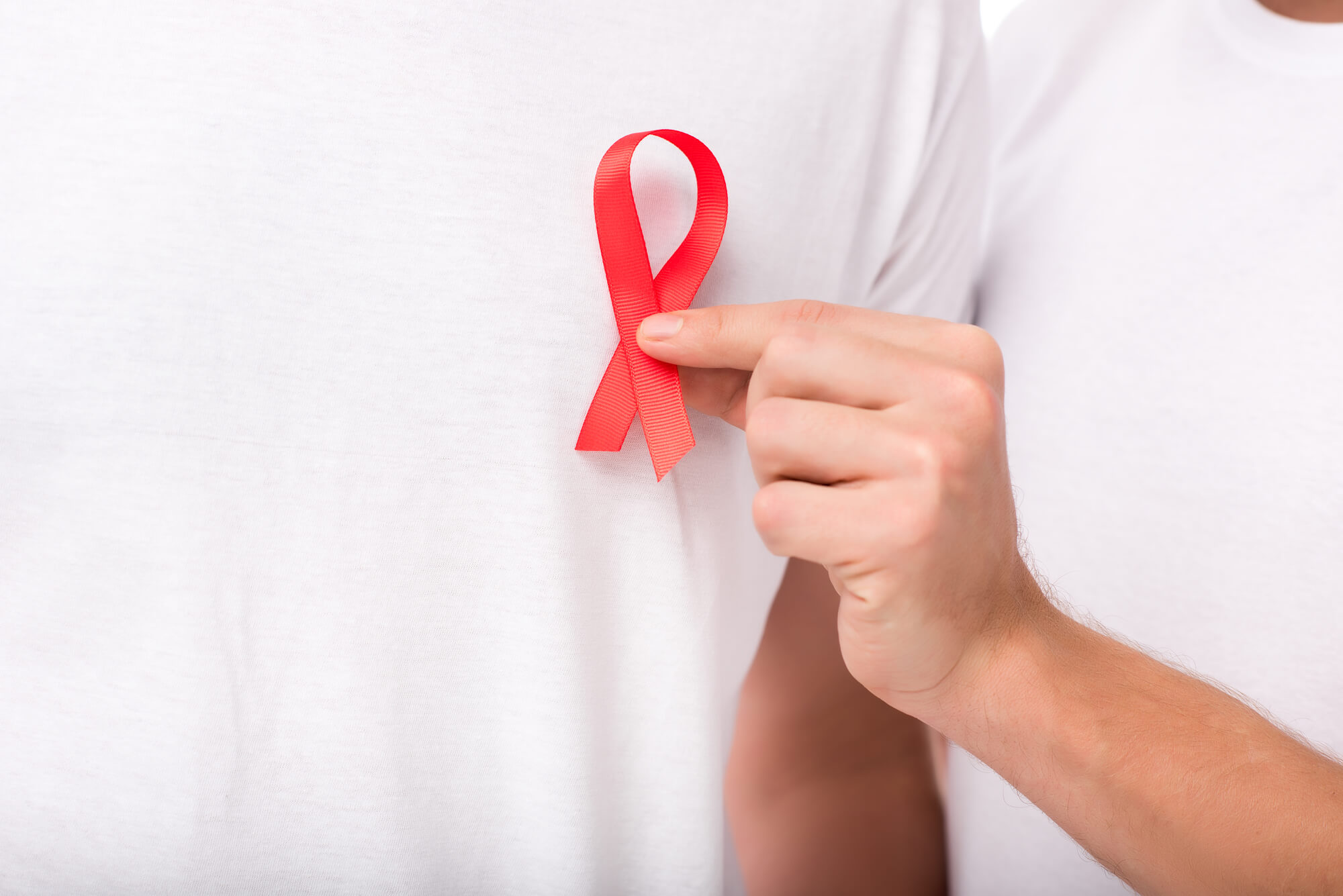 Quase 11 mil brasileiros morreram de Aids em 2022, diz relatório do Ministério da Saúde