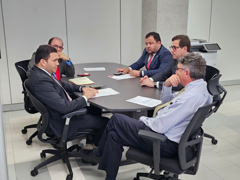 Secretário de Saúde apresenta Coração Paraibano e busca habilitações da Paraíba no Ministério da Saúde