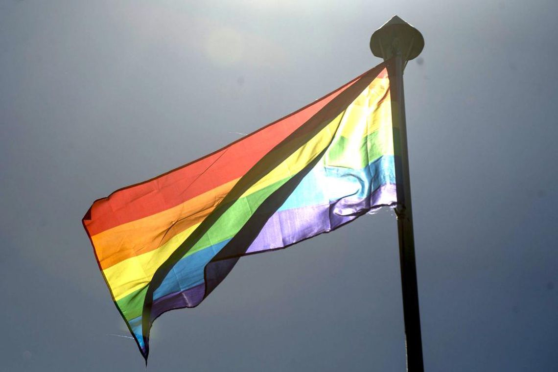 Varíola dos macacos: entidades criticam estigma a homossexuais