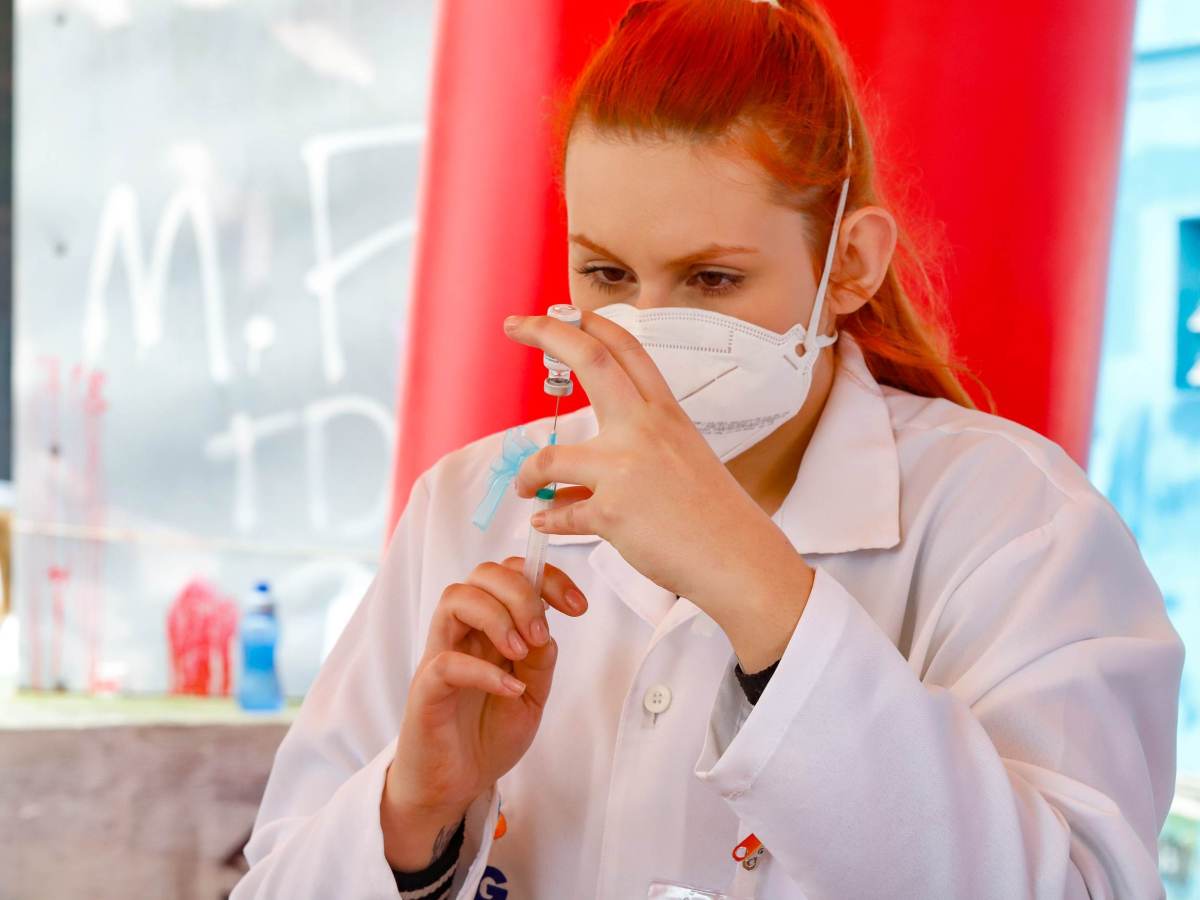 Brasil ultrapassa marca de 50% da população adulta vacinada contra a Covid-19