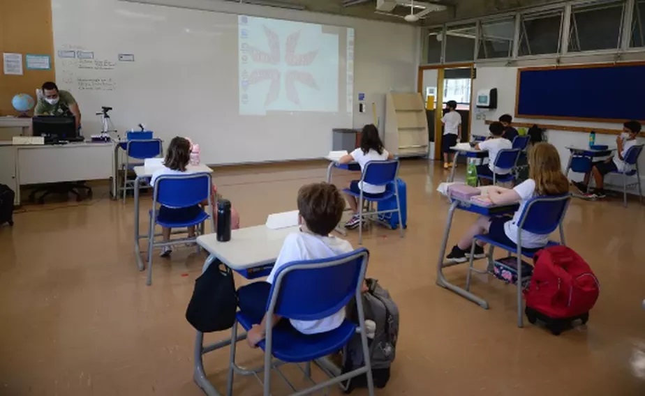 Covid-19: Fiocruz recomenda novas medidas para evitar contágio em escolas e defende que aulas presenciais sejam mantidas