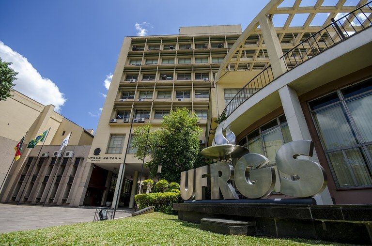  Medicina, psicologia e mais: veja os 10 cursos mais concorridos da UFRGS 2025 
