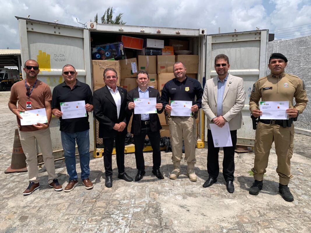 Receita Federal doa equipamentos eletrônicos ao Hospital Napoleão Laureano para venda e arrecadação de recursos