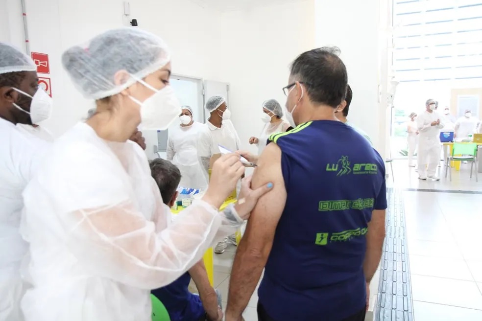 Brasil aplica mais de 1 milhão de doses da vacina bivalente contra a Covid