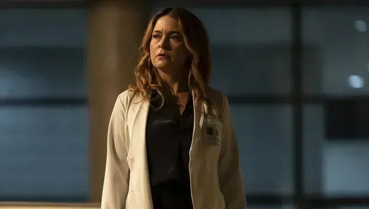  “Sutura” se diferencia de séries médicas por suspense e pauta social, diz diretor 