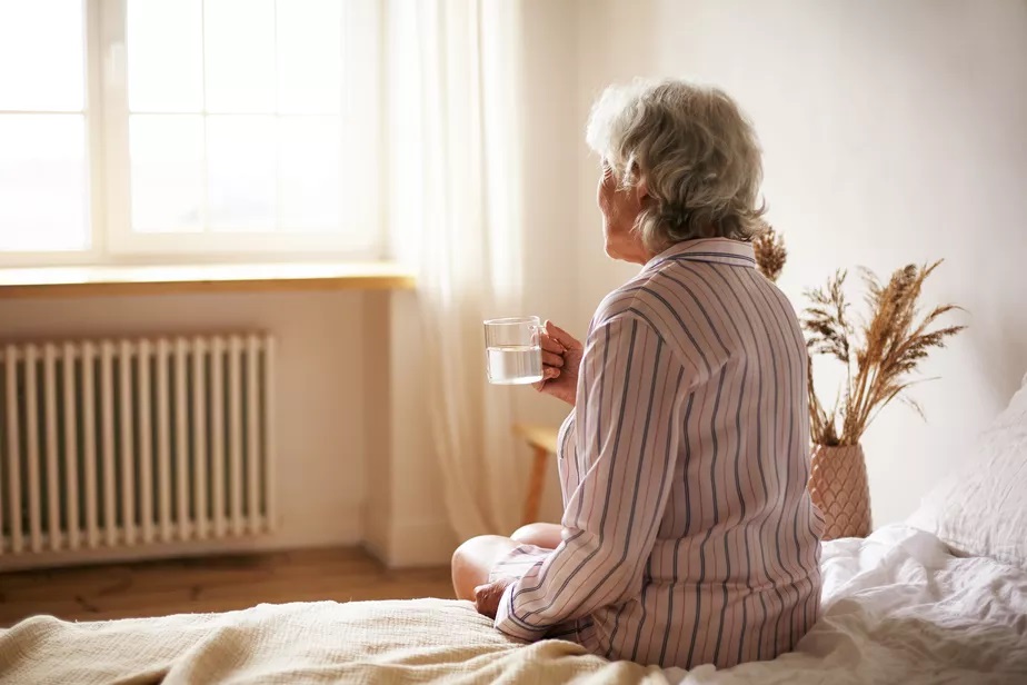 Risco para Alzheimer aumenta em 69% entre idosos que tiveram Covid-19, mostra novo estudo