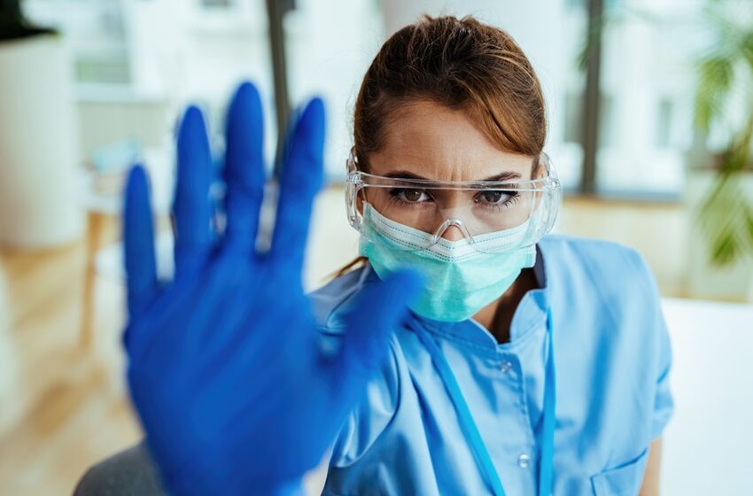  Entidades criticam permissão para farmacêutico prescrever medicamento 