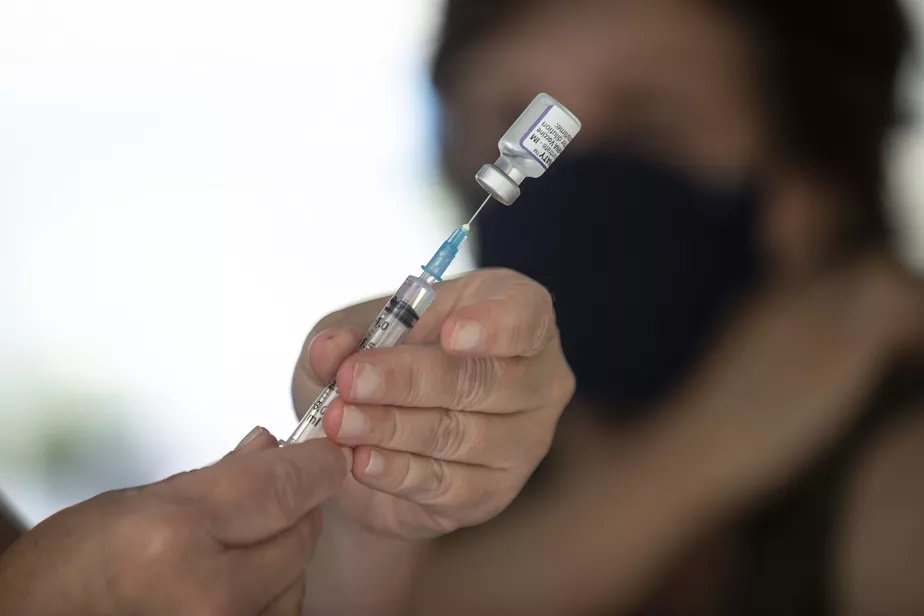 Ministério libera quarta dose da vacina contra Covid para maiores de 40 anos