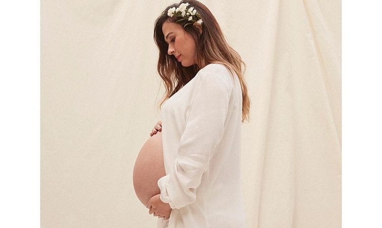 Famosas com endometriose ajudam a desmistificar distúrbio que afeta 10% das mulheres e tem tratamento