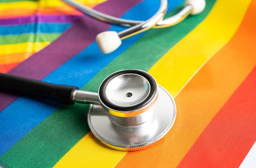  Projeto obriga SUS a oferecer suporte contínuo à saúde de pessoa trans 