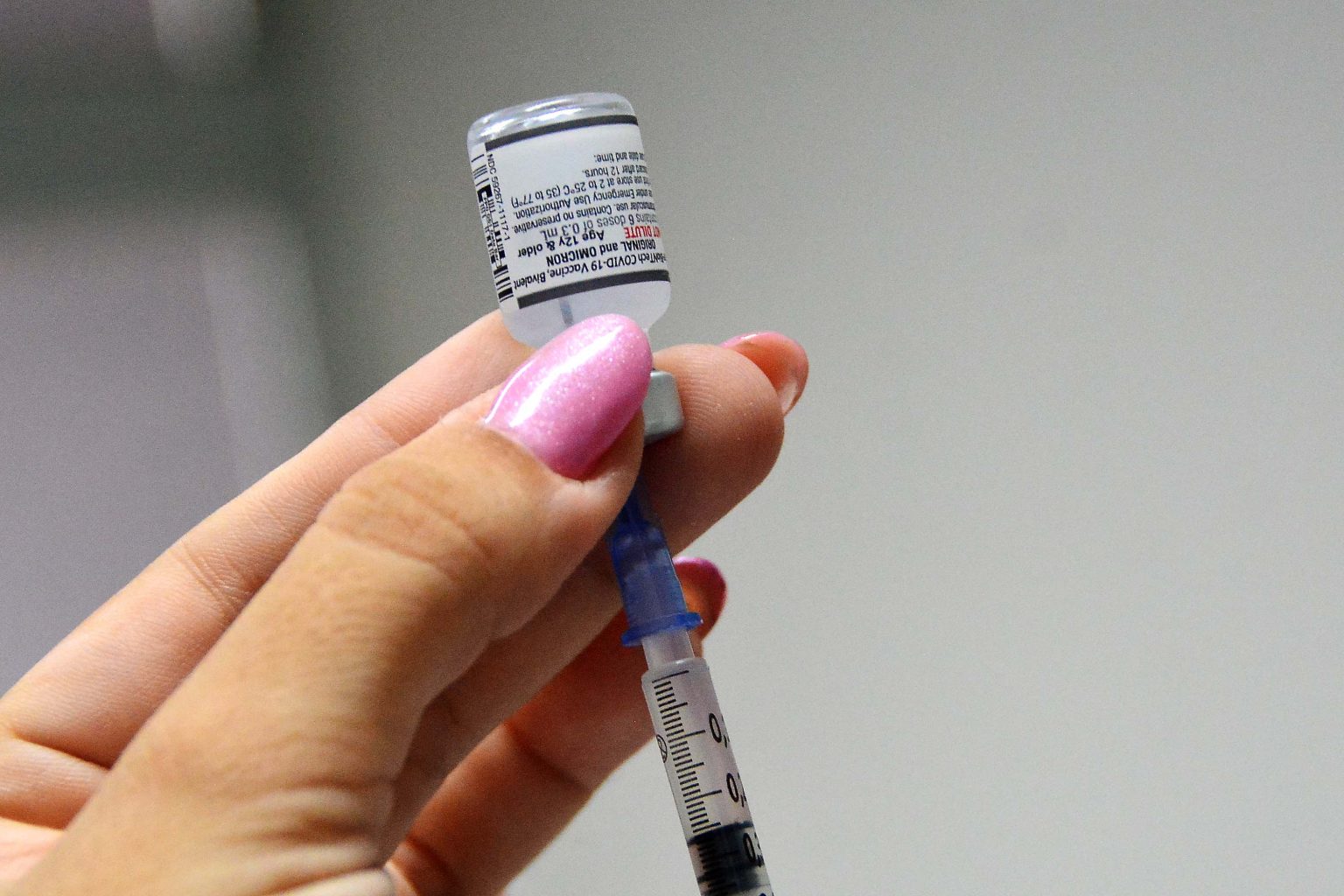Vacinação com a bivalente segue em diversos serviços de saúde de João Pessoa para grupos prioritários
