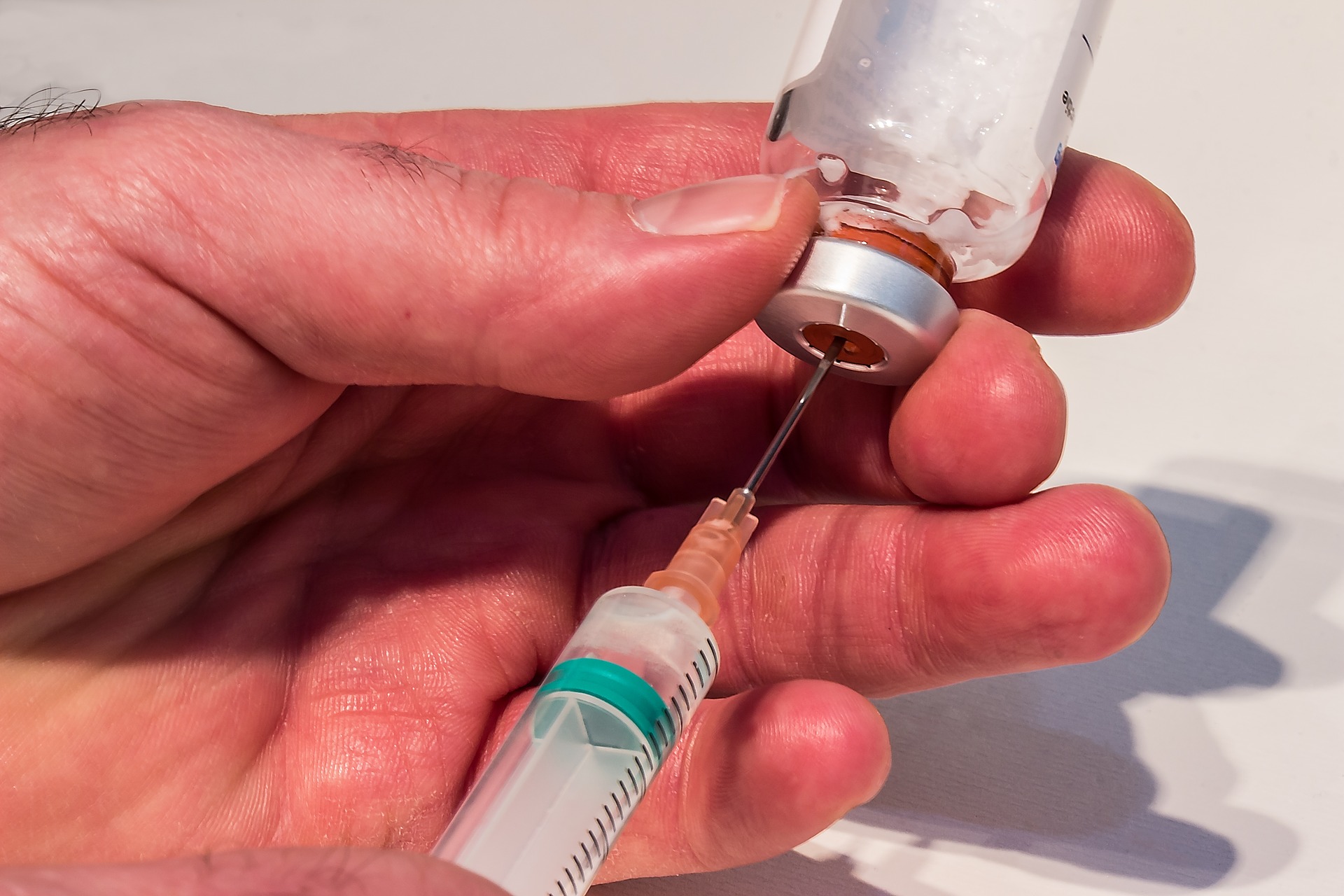 Cabedelo retoma aplicação da primeira dose contra a Covid-19 em adolescentes a partir dos 15 anos sem comorbidades