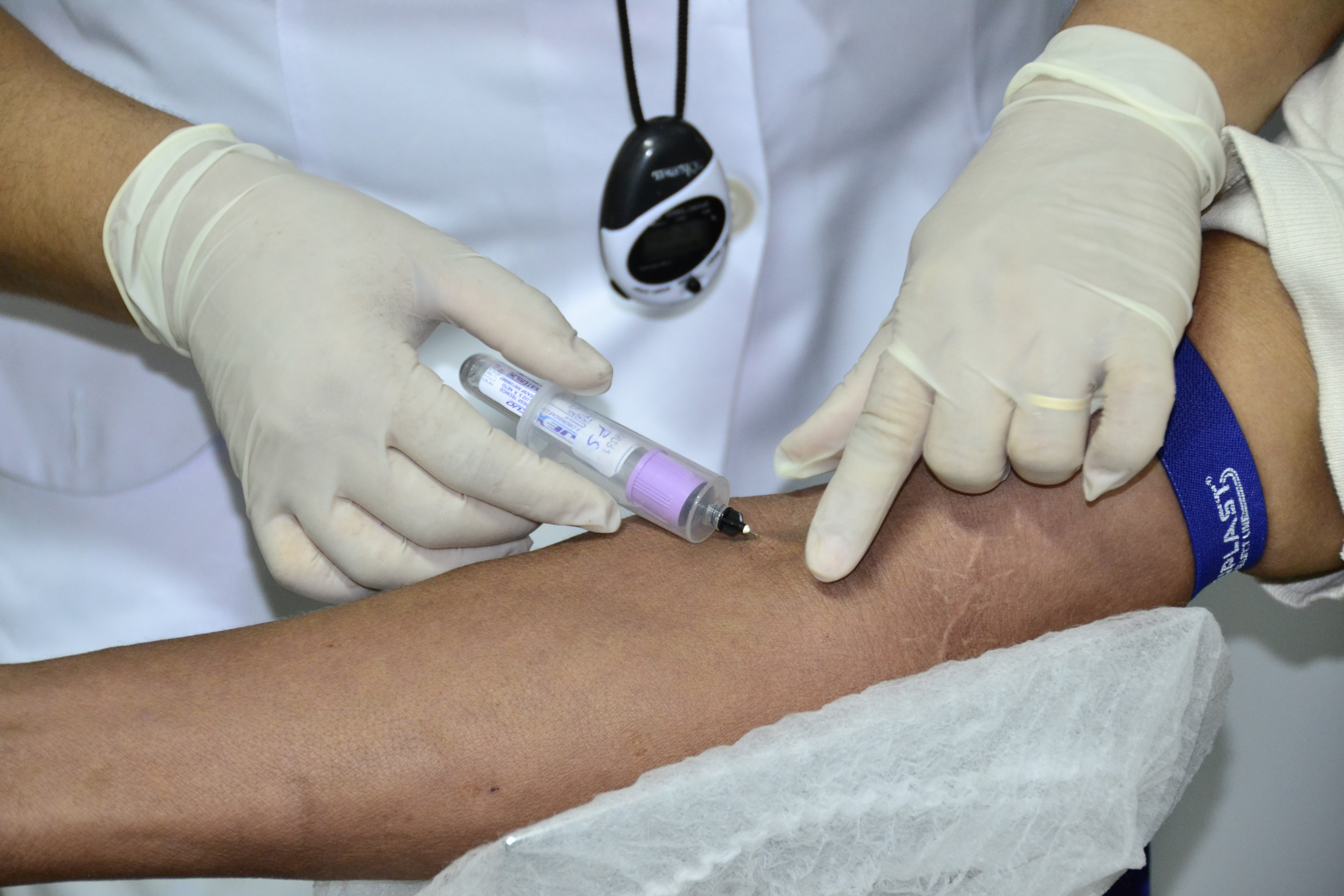  Prefeitura lança projeto para a realização de exames laboratoriais para servidores no Lacen